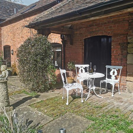 Haywains Self-Catering At Boningale Manor Apartment Wolverhampton Exterior photo